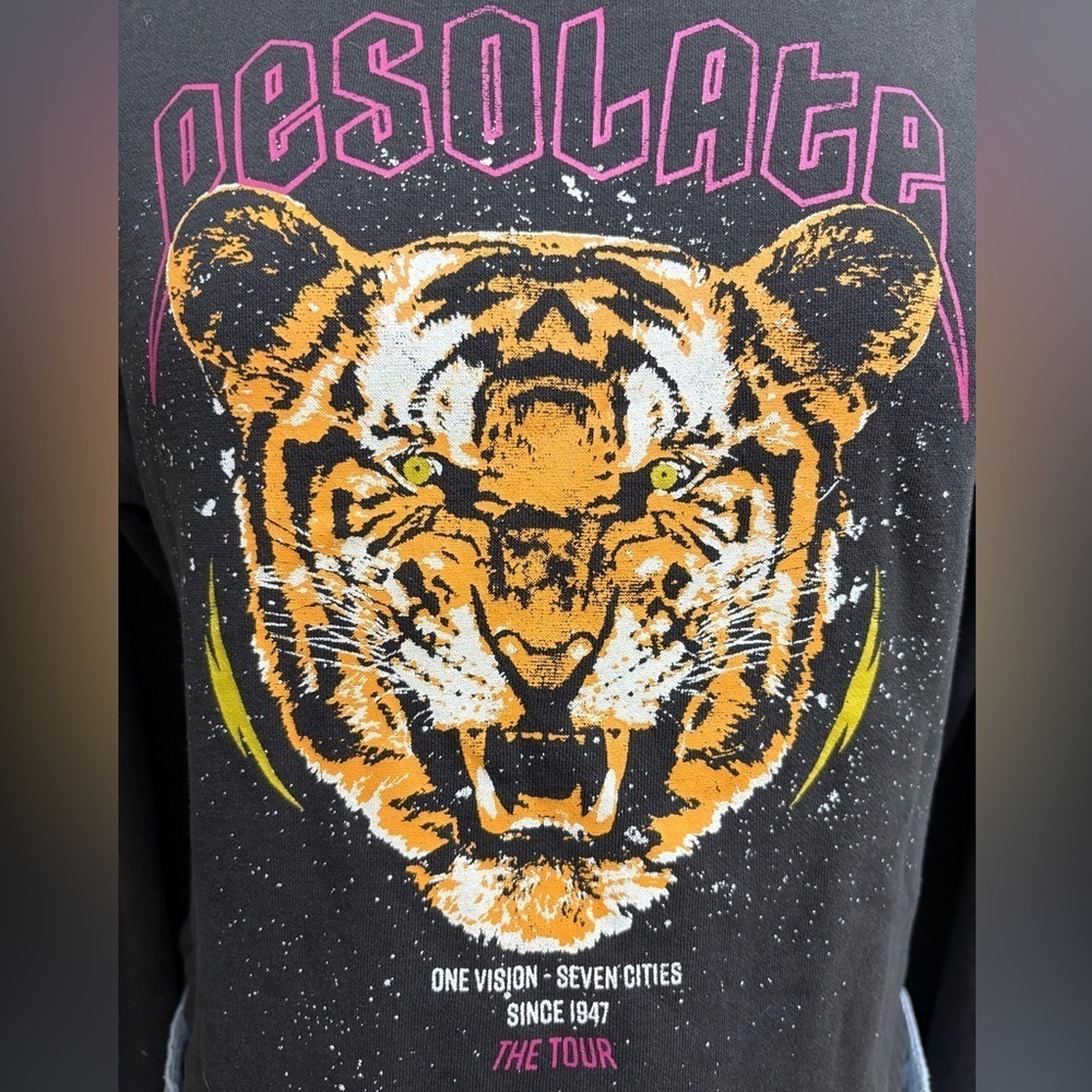 H&M Divided "Desolate The Tour" Tiger Print Oversized Cropped Sweatshirt - Picture 5 of 9